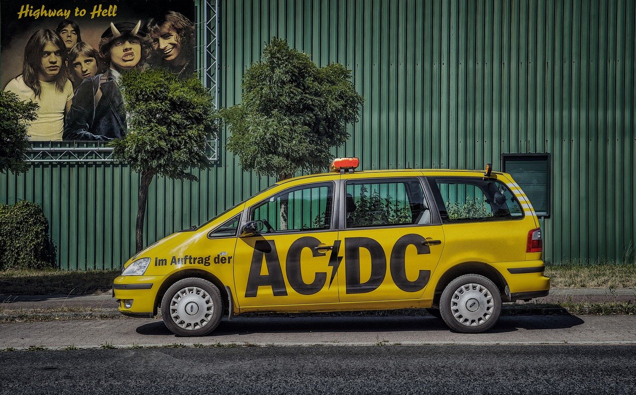 acdc-8125387_1280.jpg