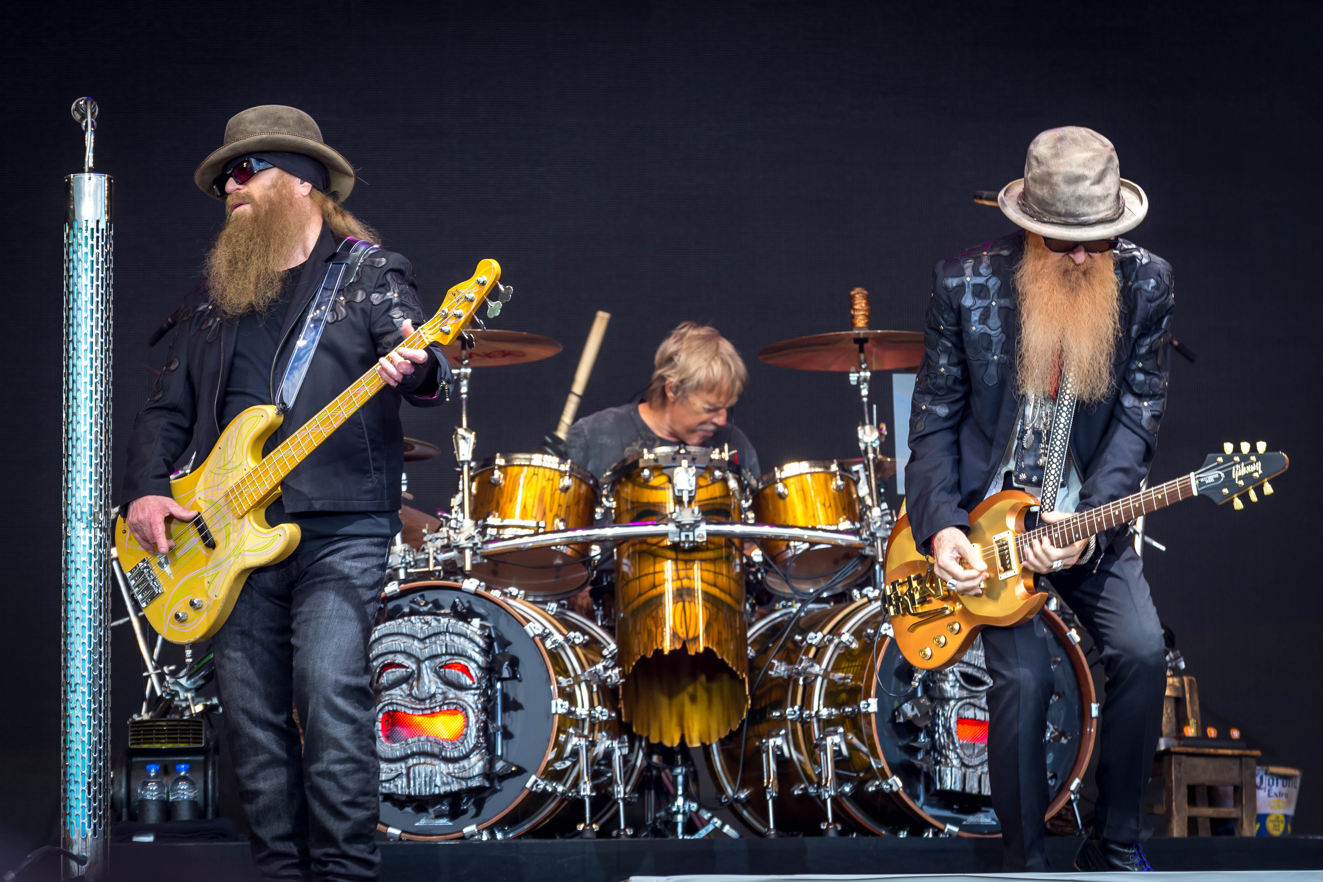 zztoponthepyramidstageatglastonbury2016img852727374417884.jpeg