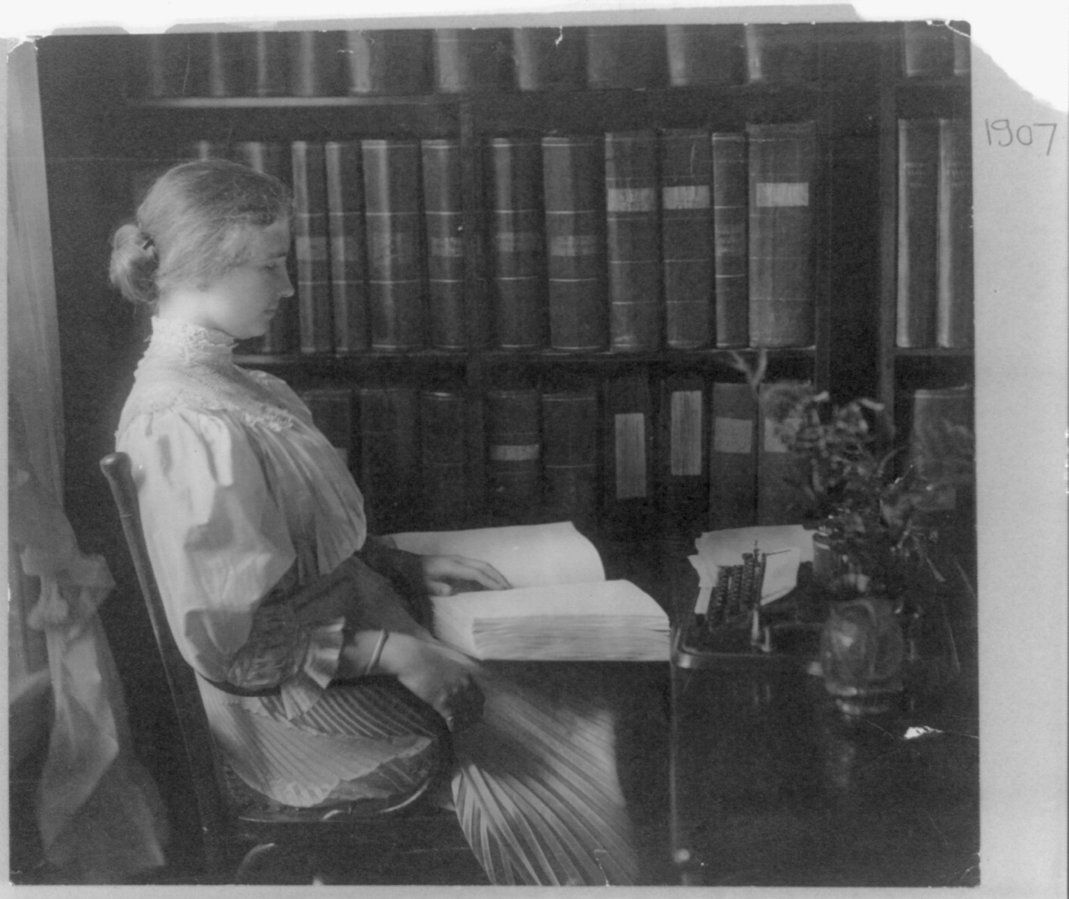 helenkeller1880-1968lccn2004668359.jpeg