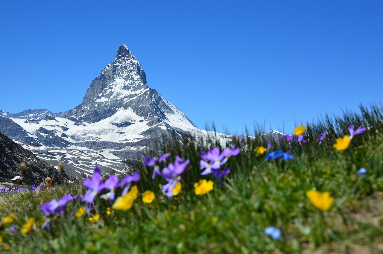 mountains-1516733_1280.jpg