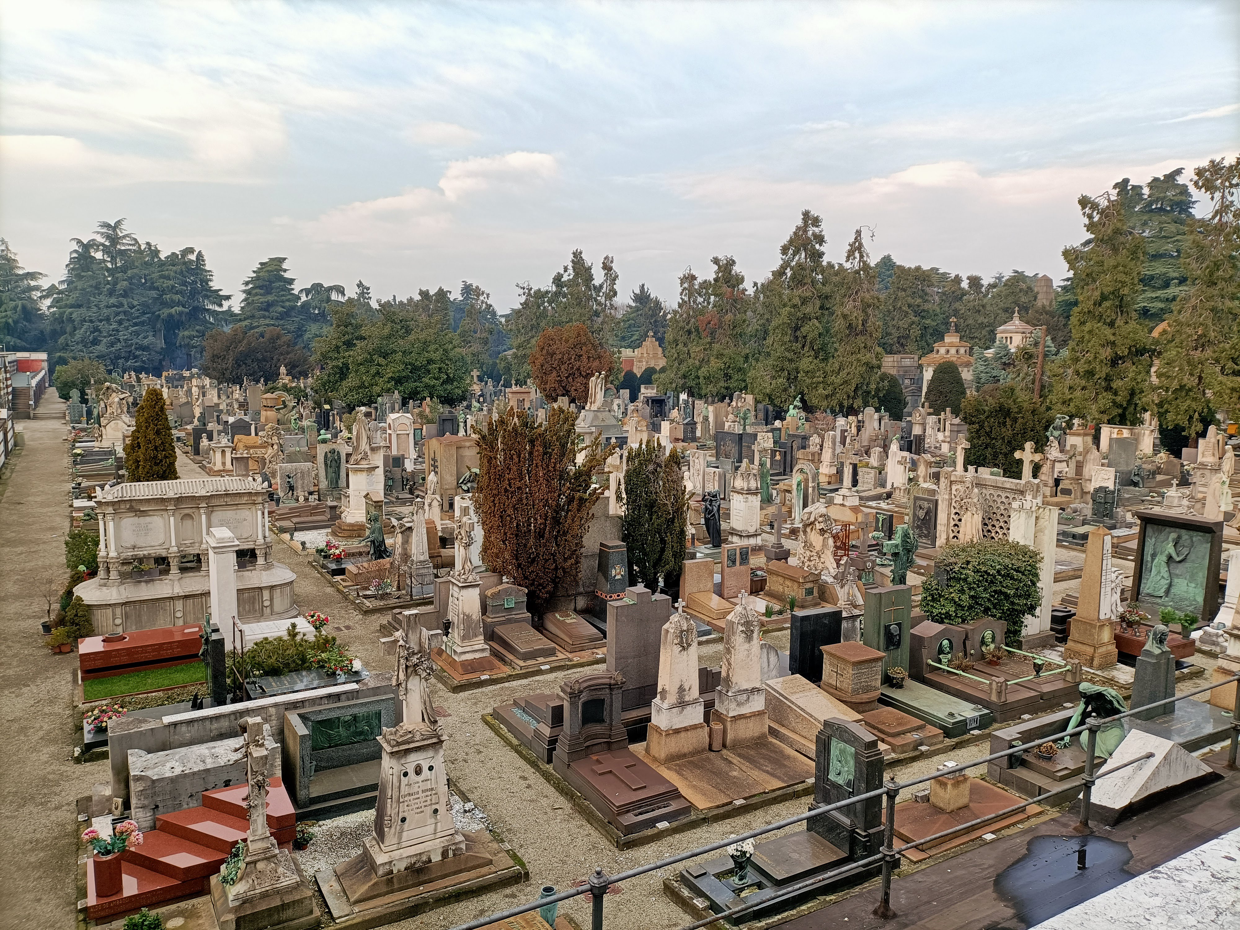 cimiteromonumentalemilano-ediculae07.jpg