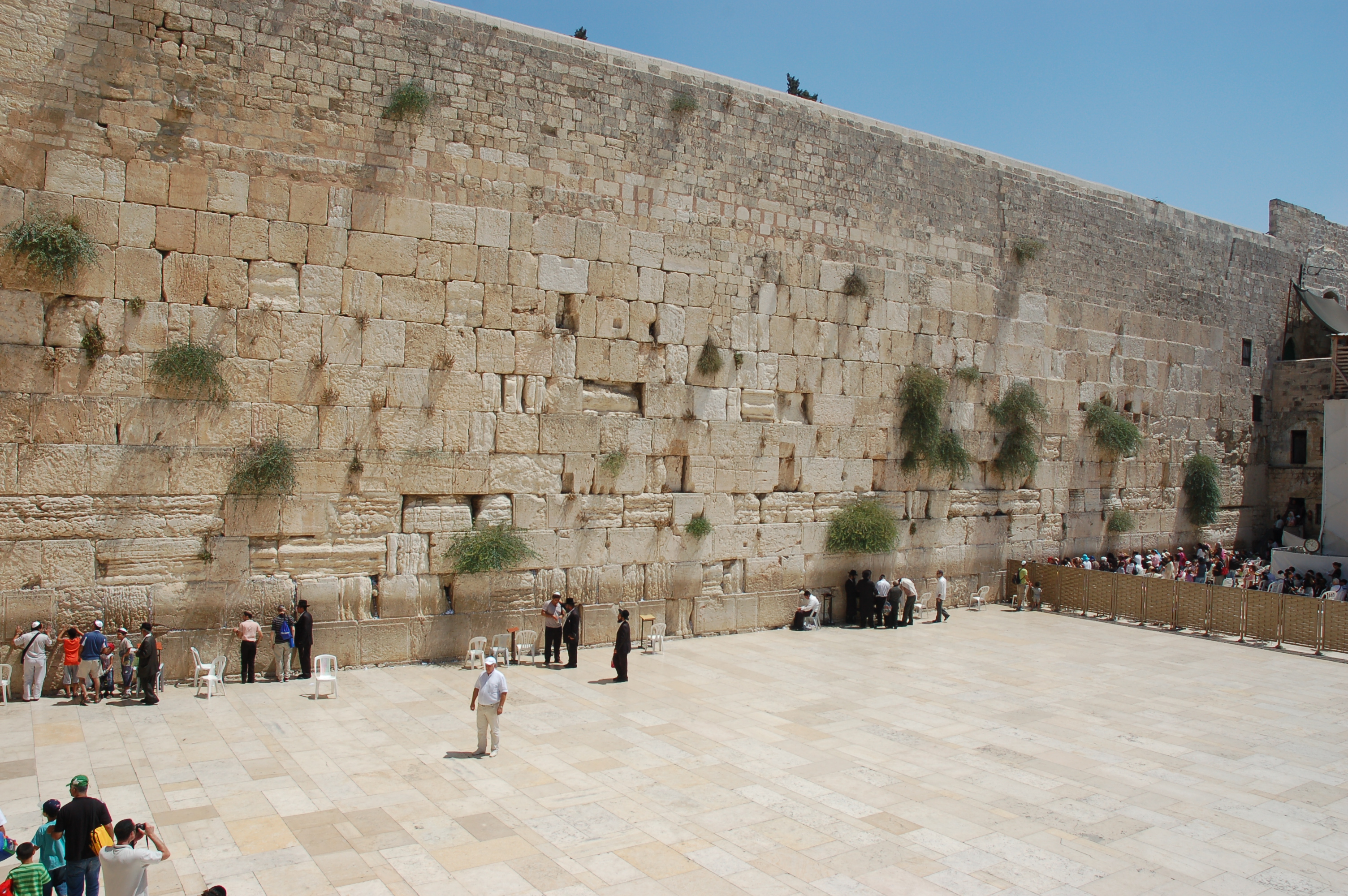 westernwallplaza-jerusalem1291829327.jpg