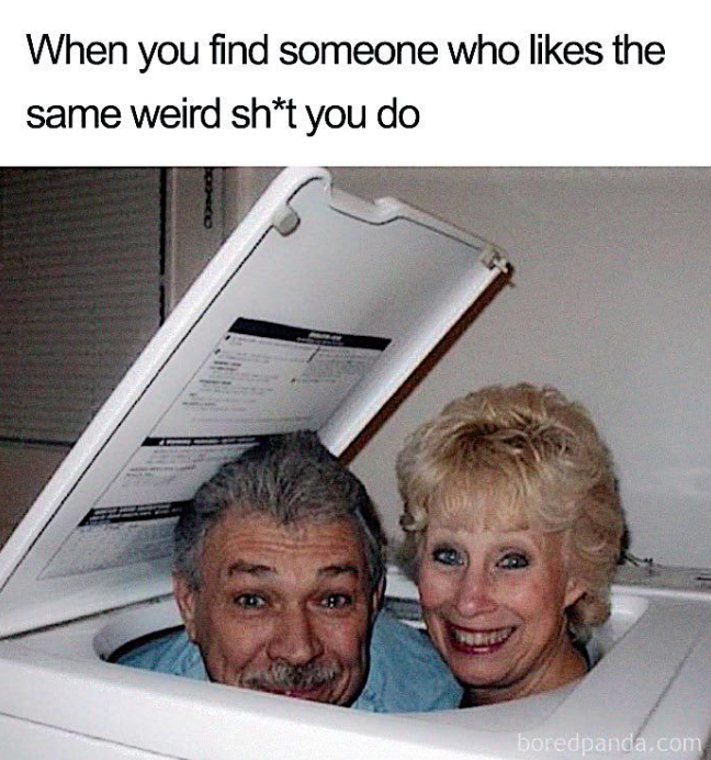 1696452374946.png