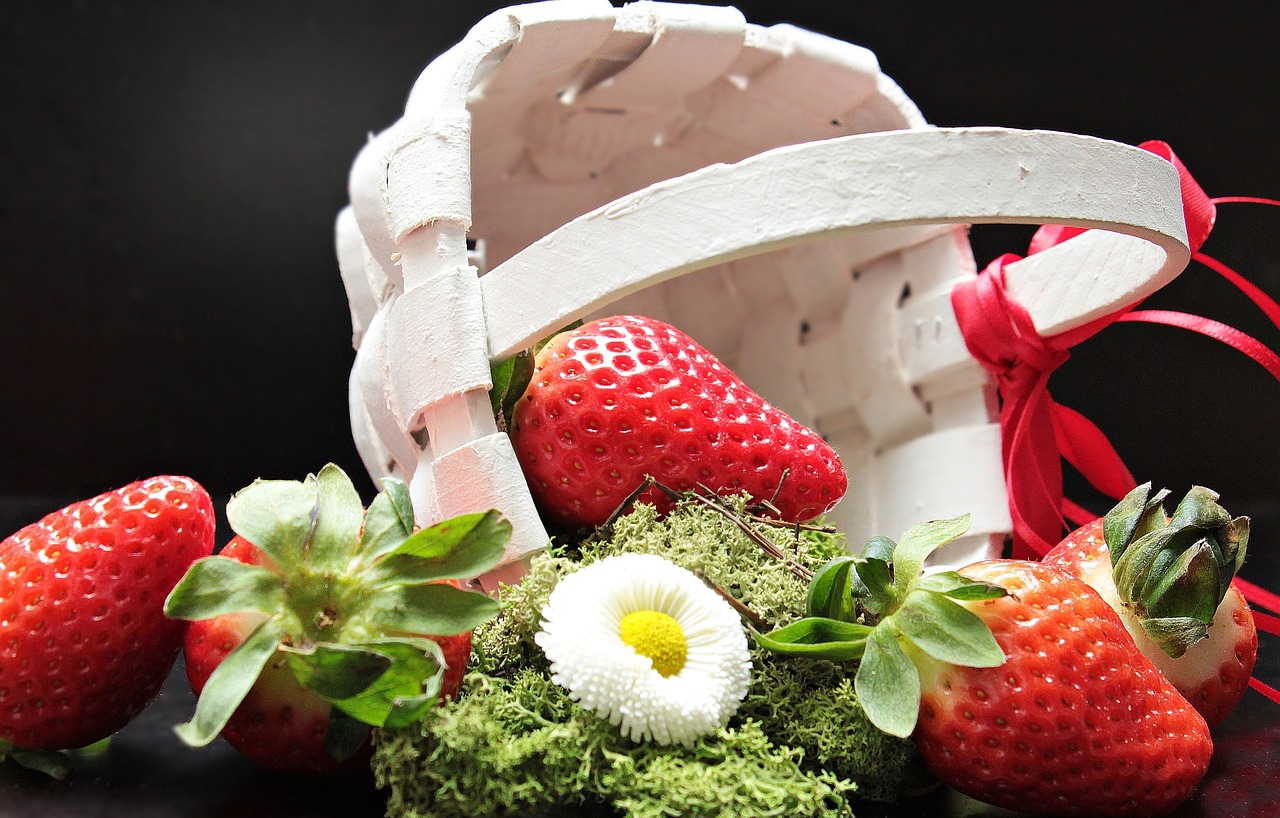 strawberries-2111124_1280.jpg