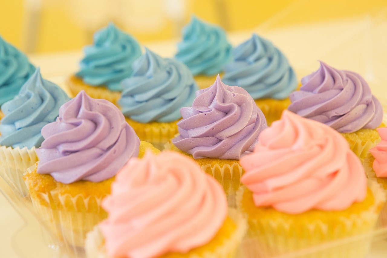 cupcakes-2285209_1280.jpg