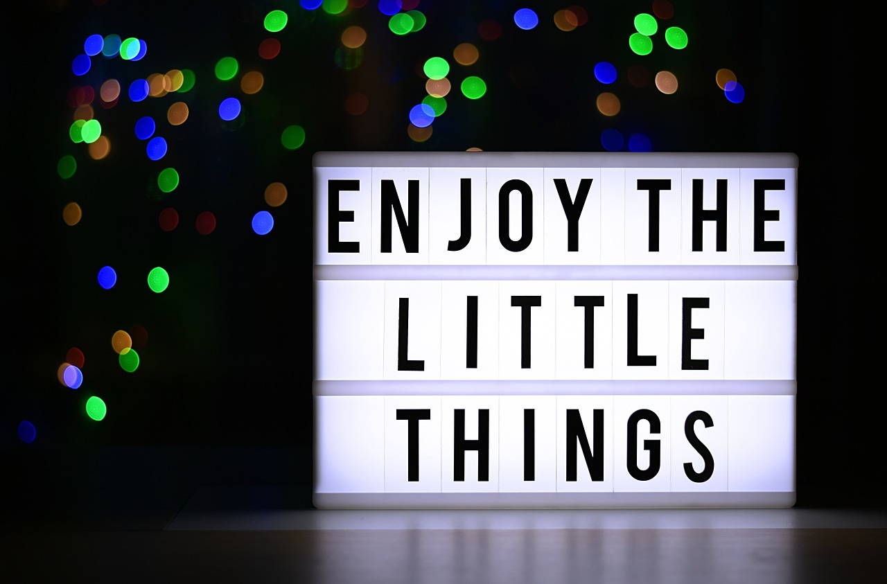 the-little-things-of-life-4162499_1280.jpg